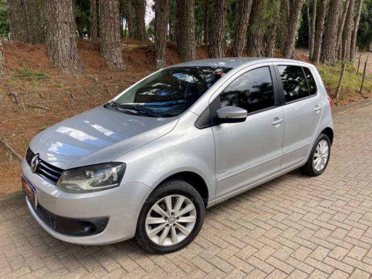 VOLKSWAGEN - FOX - 2013/2013 - Prata - R$ 34.900,00