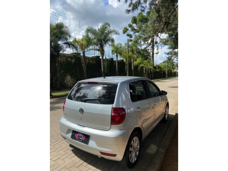 VOLKSWAGEN - FOX - 2013/2013 - Prata - R$ 34.900,00